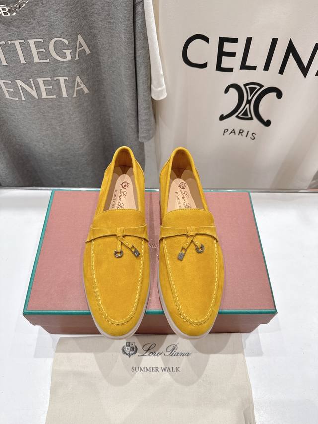 高版本出厂 Loro Piana* Lp诺悠翩雅‖万年经典款单鞋一脚蹬乐福鞋 简约时尚 脚感超级舒适 一天可以暴走两万步的鞋子 超级百搭款！ 鞋面采用独特针织面