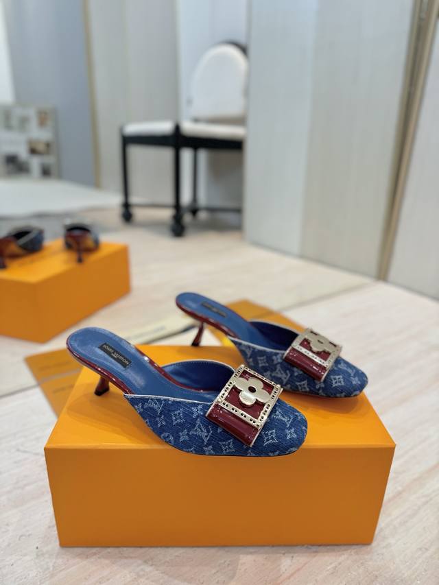 Louis Vuitton 2025春夏新款猫跟果冻色女鞋 Lv 字母Logo五金扣方头拼色后空穆勒拖鞋 鞋面：鞋面进口环保透气老花皮 内里：水染羊皮内里 大底