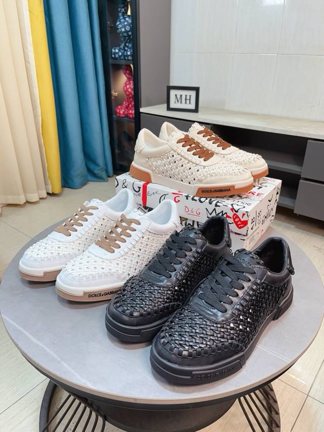 Dolce＆Gabbana Dg 原版进口头层牛皮羊皮内里，上脚轻便、舒适 、百搭、原版特供大底深受潮流男士的青睐欢迎对比品质精致奢华，超A级别！版型对比，丝毫