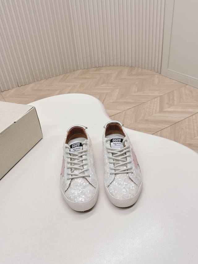 女 男 Ggdb~~Golden Goose 25Ss 情侣款 德训鞋 全网最好版本不服来比 # Ggdb经典情侣款小脏鞋~~火红程度上怼小白鞋，下踩各类小脏鞋