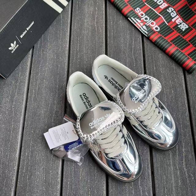 Wales Bonner X Ad Originals Samba Classic”Silver Metallic“桑巴舞系列绅士德训足球风百搭低帮休闲运动板鞋
