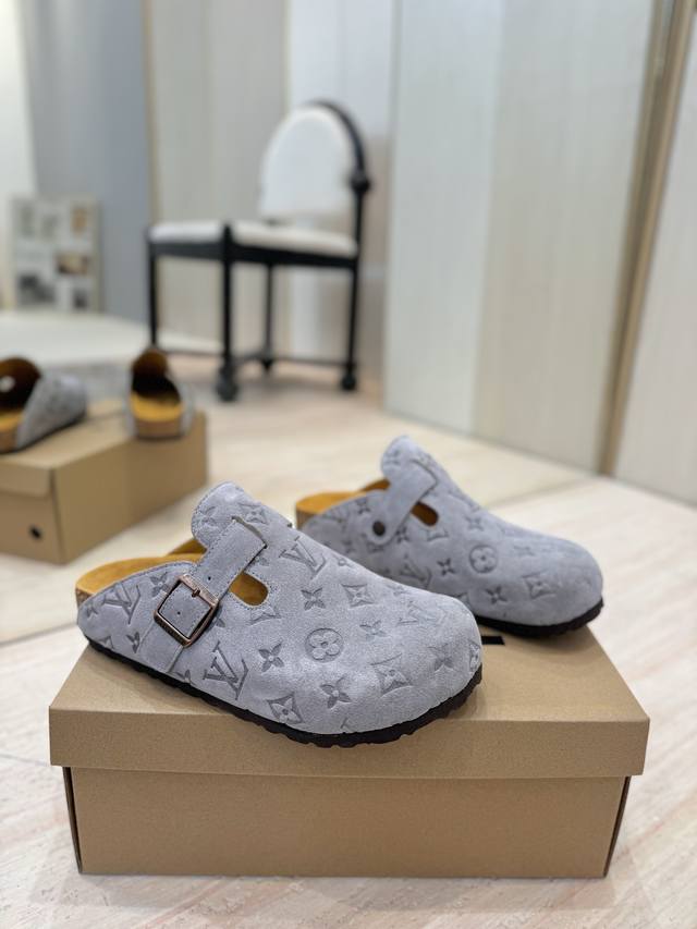 出厂价Pp：女 男 顶级版本 Louis Vuitton × Birkenstock联名合作款Boston包头软底拖鞋Lv 勃肯穆勒拖鞋 万年经典勃肯软底拖鞋强