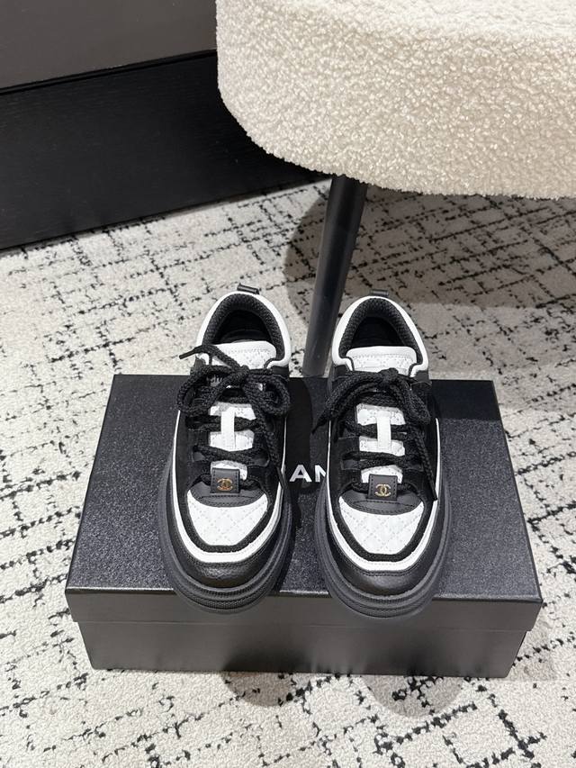 Chanel 香奈儿 25 最新 中古风 厚底 休闲鞋 运动鞋 原版购入开发 做货 小香 C家 专柜又一超级大爆款，网红博主小姐姐们的挚爱，社交平台的各种夸赞，