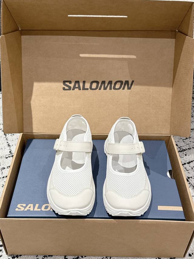 Salomon萨洛蒙 25 春夏新款 厚底 网面 玛丽珍运动鞋 夏日气息的萨洛蒙，厚厚的底增高设计，不仅带来不一样的舒适感，还能轻松拉长腿部线条，让你瞬间变身大