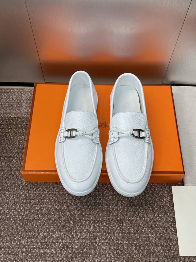 顶级版 爱马仕 Hermes 2025春夏情侣新款 Alessandro拼色滑板鞋 H家字母Logo五金扣平底圆头时尚休闲乐福鞋 材质：进口小牛皮 进口羊猄皮+