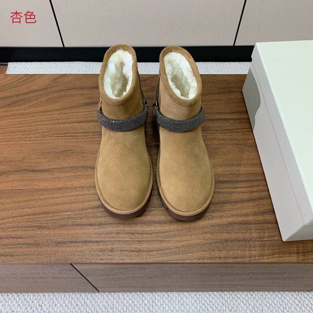 Brunell* Cucinell* 雪地靴。鞋面采用进口牛绒，牛皮。羊毛内里，上脚超舒适。 码数：35-42 35、41、42定制不退换 批：