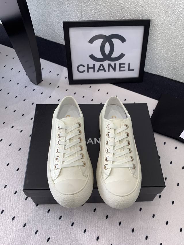 Chanel新款早春休闲鞋 顶级版本 小红书力推爆款种草休闲鞋 上脚柔软舒适 原版进口牛皮鞋面 羊皮内里垫脚 原版Tpu大底 Size: 35-40