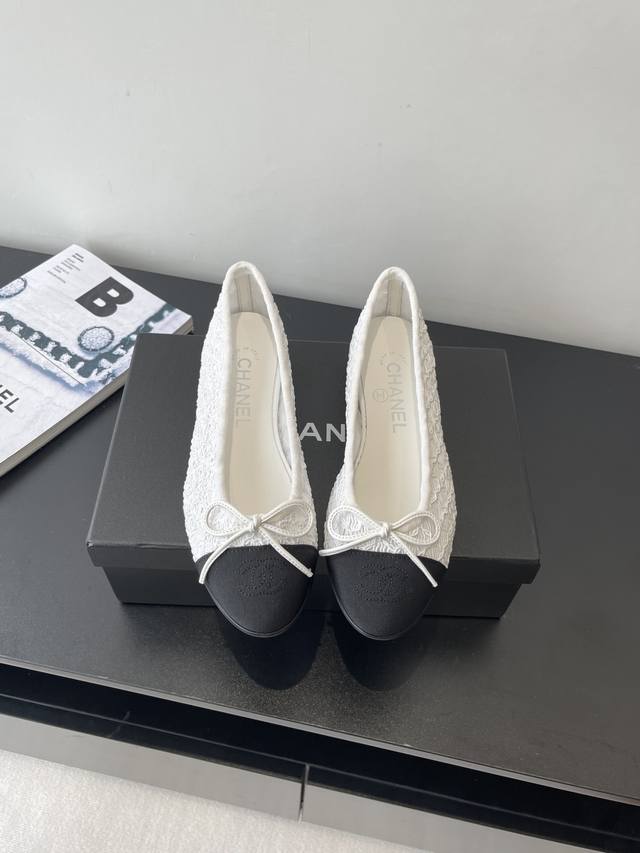 Chanel 香奈儿 25春夏新品芭蕾舞鞋 完全原版一比一复刻打造 版型超级正 最新时尚的设计 火遍全网的单鞋 上脚又酷又时髦 独特设计最为抢眼吸晴 上脚还很好