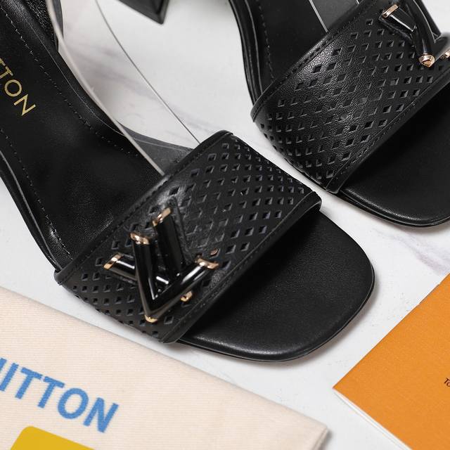 最高版本 Louis Vuiteeon Lv X Tm 路易威登爆款上市 最新L家春夏款专柜最新走秀凉鞋 官网系列同步更新 完美楦型+小V扣设计、再现经典、款式