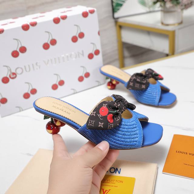 Louis Vuitton 路易威登 × 村上隆第三篇章樱桃系列 Lv X Tm Cherie凉拖鞋经典老花元素搭配编织拉菲草编樱桃跟拖鞋 鞋面：丹宁牛仔布 3