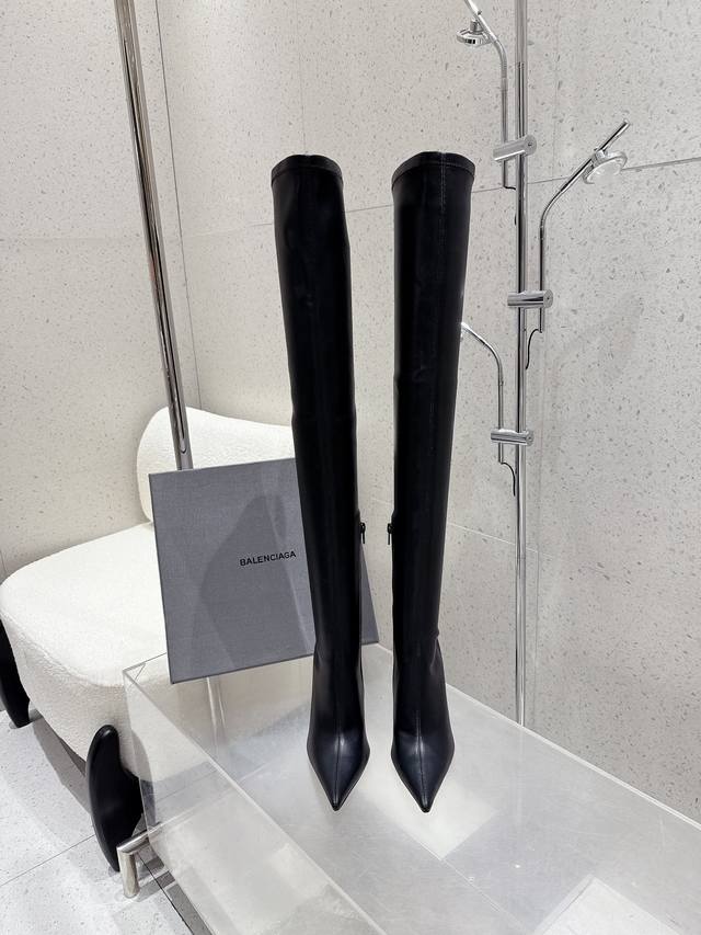 顶级品质 Balenciaga 巴黎世家秋冬新款尖头高跟弹力靴 长靴 鞋面：进口弹力皮 里衬：布+羊皮 鞋底：意大利真皮大底 跟高：10.5Cm Size：35