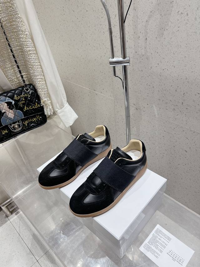 情侣款 Maisonmargiela Mm6 马吉拉 情侣款针织连袜漏孔德训鞋 休闲运动鞋 原版购入开发 做货 鬼才设计师品牌，一个轻奢品牌 这一款德国训练鞋延