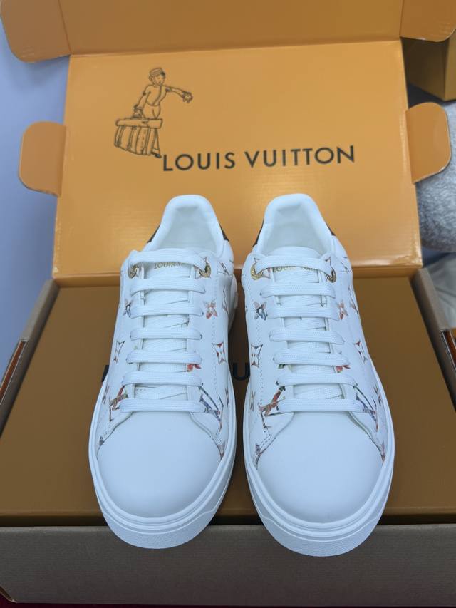 顶级品质 Louis Vuitton Ss25 New Arrival～ L家经典厚底运动鞋2025春夏新配色 皮面重工刺绣鞋面，超精致、超有韵味呀！ 本款 T