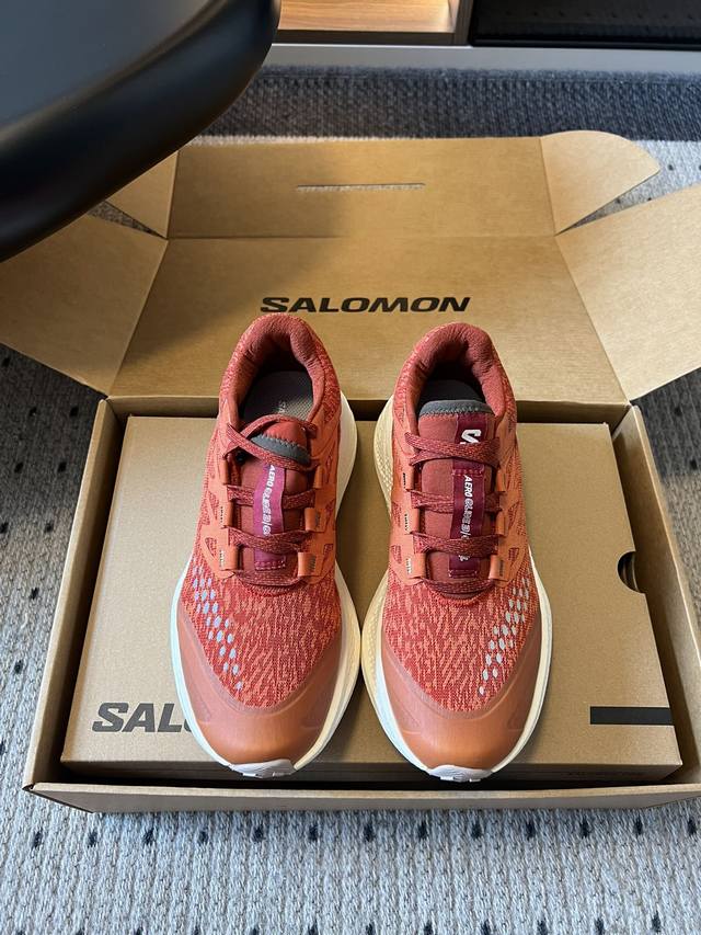 顶级品质 Salomo*25Ss新款Aero Glide3 Grvl跑鞋 Salomon 的产品以卓越的品质和独特的设计著称，注重产品的功能性和耐用性，同时兼顾