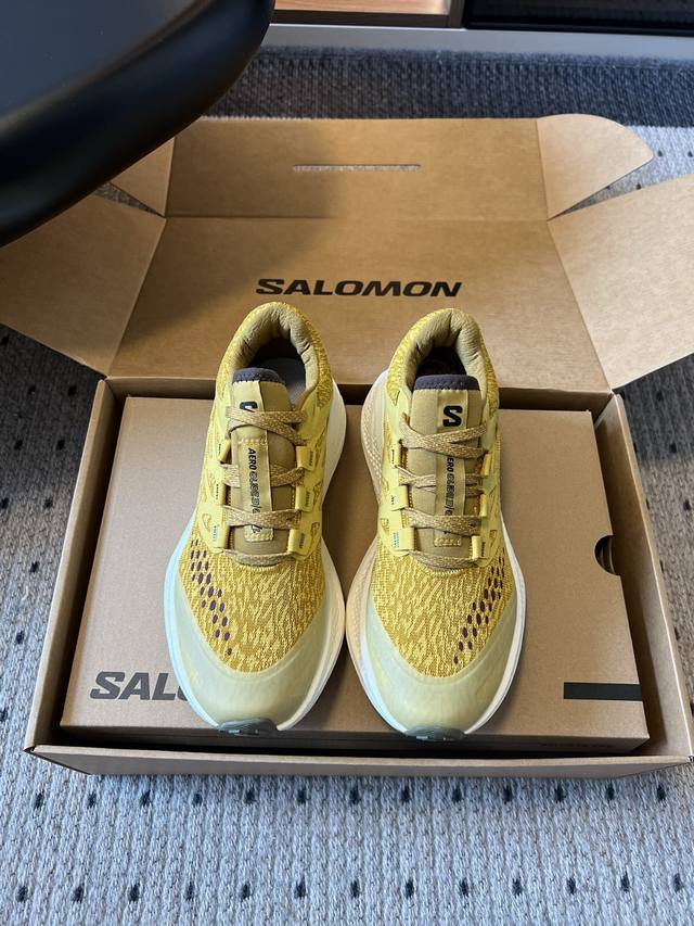 顶级品质 Salomo*25Ss新款Aero Glide3 Grvl跑鞋 Salomon 的产品以卓越的品质和独特的设计著称，注重产品的功能性和耐用性，同时兼顾