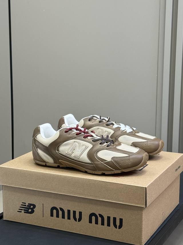 顶级品质 Miumiu×Newbalance 新配色，也太好看了吧 银色牛皮搭配网面，时髦复古，好看到极致 高版本 全套专柜对版包装 Size 35-41 普通