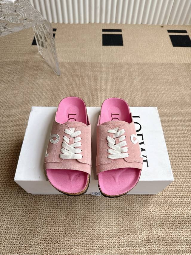 Loewe X Birkenstock 罗意威X勃肯鞋 博肯全鞋 皮革绒面双扣时尚休闲平底鞋 牛皮绒面革质地柔软搭配可调节鞋扣提升穿着舒适度⑤ 人体工学设计分散