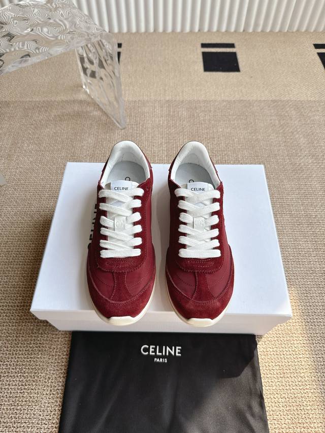 Celine 赛琳 Racer低帮运动鞋 这是充满街头感的一双鞋子，延续经典设计非常赞 这款鞋有它自己独特的设计，皮革鞋面非常好打理，显瘦独出心裁，别具一格，上