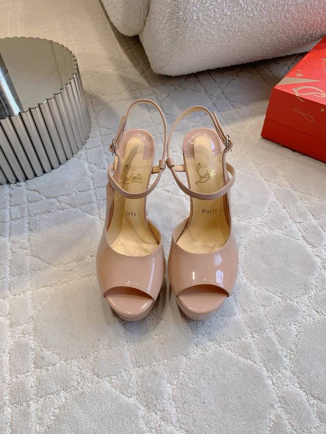 Christian Loubouti* 新款恨天高重工红底高跟凉鞋 气场十足 上脚秒变大长腿 鞋面小牛皮 内里垫脚羊皮 原版进口Ar1顶级真皮大底 跟高14Cm