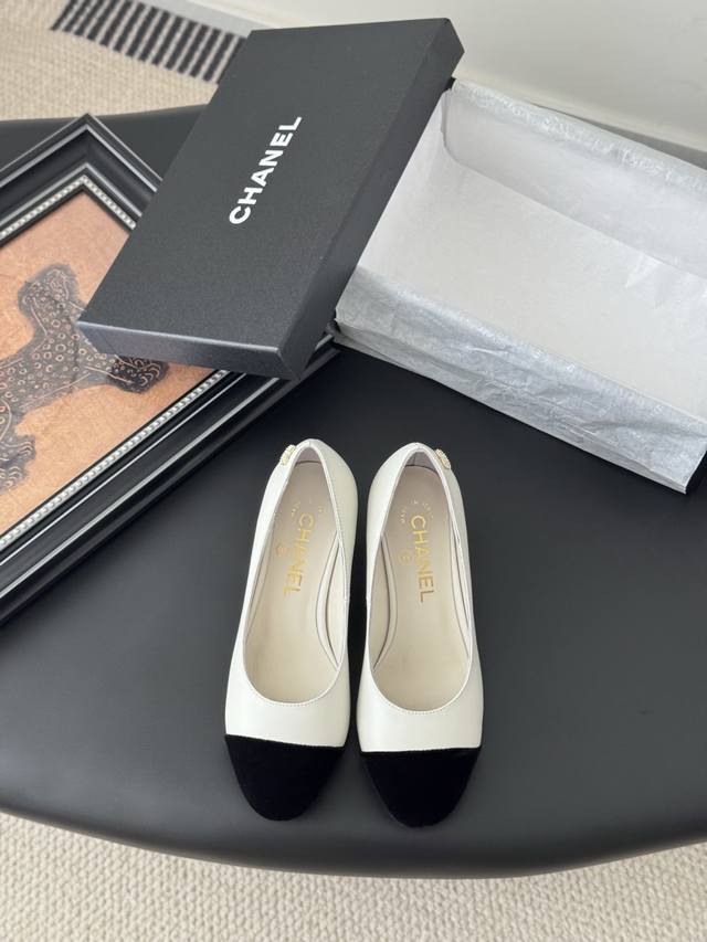Chanel 25C新款玛丽珍单鞋 绝美玛丽珍系列很难不爱 鞋面牛皮 内里羊皮 真皮大底 原版开模五金 Size:35-39 其他码数定做
