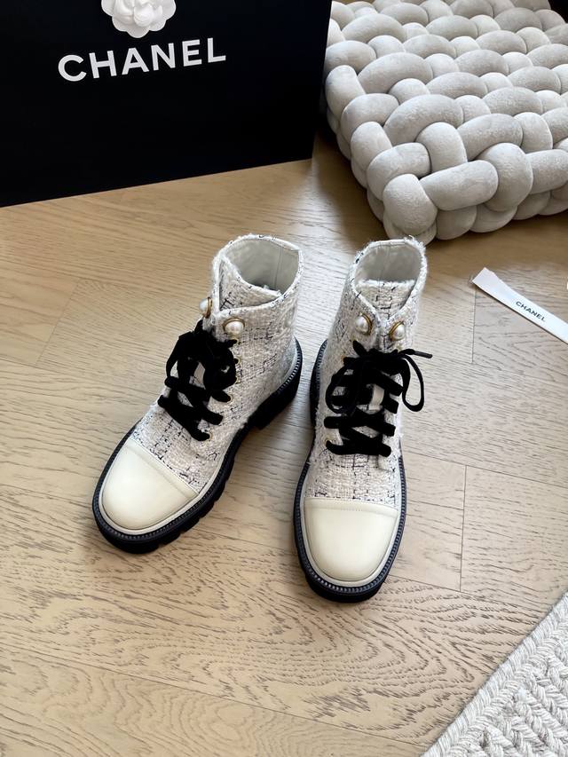 Chanel 25K新款马丁短靴 抢先发售！顶级版本 鞋面牛皮 内里羊皮 原版防滑大底 码数：35-41 40 41定制不退不换