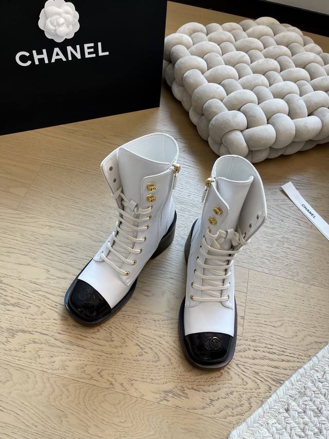 Chanel 25K秋冬新款马丁短靴！ 顶级版本！抢先发售 鞋面牛皮 内里羊皮 真皮底 码数：35-41 40 41定制不退换