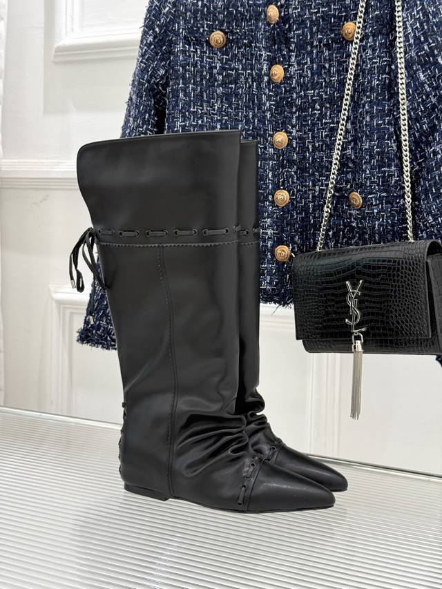 厂价P短靴 长靴 Isabel Marant 伊莎贝尔25Aw 秋冬新品 复古尖头靴子系列 它将复古元素与现代设计完美融合， 彰显着品牌对时尚的深刻理解和独特诠