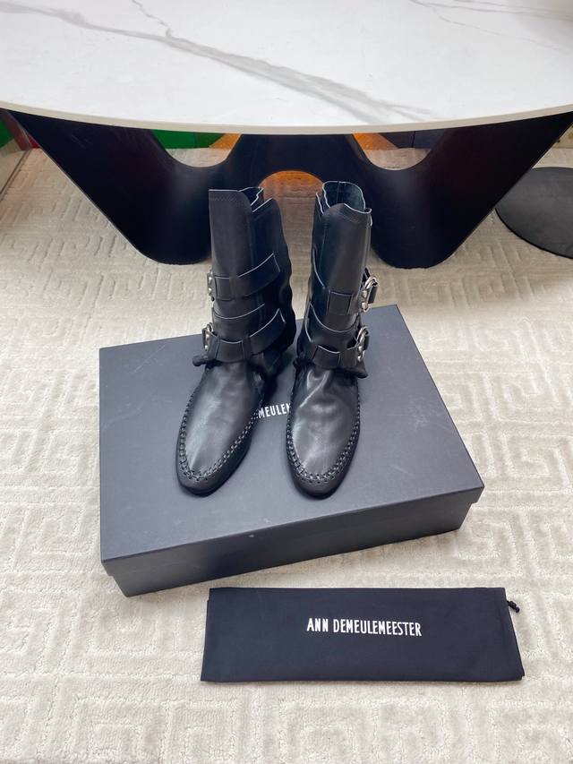 Ann Demeulemesster 2025新款短靴 骑士靴 鞋面采用原版进口牛皮，内里牛皮，原版开模大底 Size：35-41 40 41订做不退换