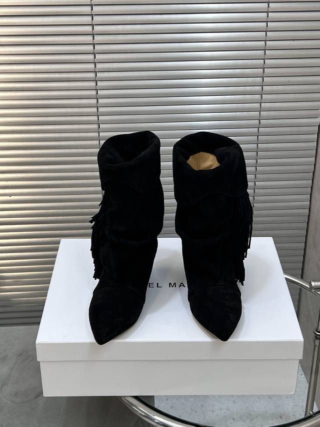 Isabel Marant 秋冬秀款流苏褶皱织皮长靴 法国时髦品牌 独特设计风格皱皮靴 每个配色都很百搭 慵懒风搭配 提亮整个造型 短款的包容性很强 尖头可以拉