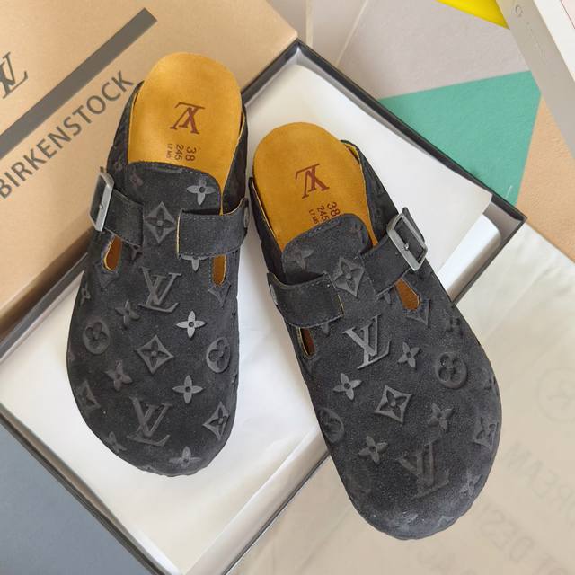 顶级版本：女款 男款 Birkenstock X 联名Lv 情侣款 勃肯鞋 休闲 爆头 拖鞋 Birkenstock系列 这两个品牌刚出联名我就心动了 代购找很