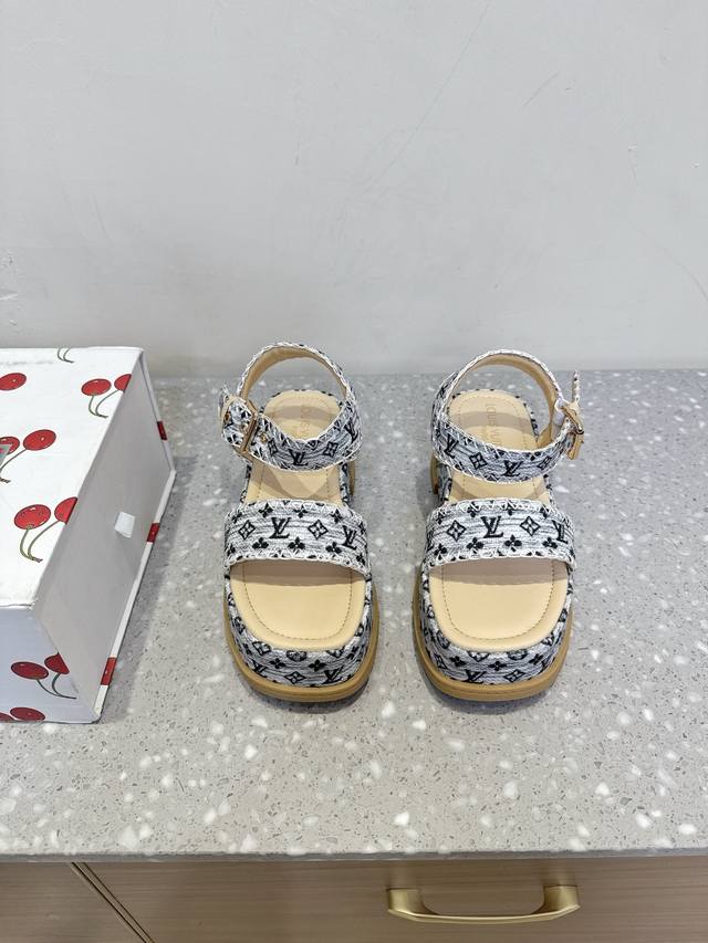 Louis Vuitton 路易威登 25Ss春夏新款 厚底 凉鞋 本款 Maya Platform 帆布便鞋拼接 Monogram 提花织纹鞋面与舒适麻绳编织