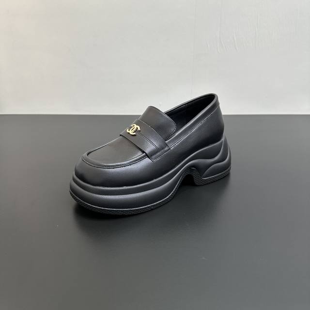 2025Ss Chanel 松糕底厚底乐福鞋 香奶奶新品乐福鞋 设计简约高级，超级百搭款！，进口羊皮 原版开模橡胶发泡耐磨大底 内里透染羊皮 35-39 40.