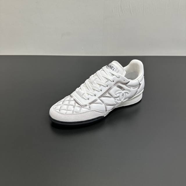 Chanel 香奈儿小香C家 2025B 厚底黑白拼色熊猫鞋 板鞋休闲运动鞋涂鸦棒球鞋 -专柜爆火超难抢的一款松糕底小白鞋 球鞋 休闲鞋 原版购入开发 开模大底