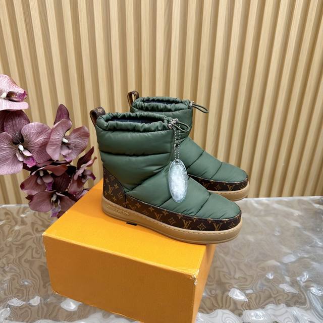 Lv 路易威登 24 秋冬新品 顶级版本专柜主打最新款Lv Cloud及裸靴羽绒雪地靴 硬货上新 代购级别！高级感十足！国内外博主刷爆的一款，复古又时髦 上脚美