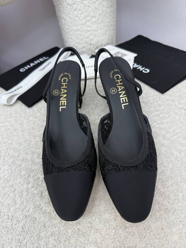 顶级品质 Chanel 经典芭蕾舞鞋｜25A升级版本 小香最新升级版本从材质到细节以及楦型线条都己经调改与优化，25版线条感更加的优美秀气 显瘦修饰脚型，更加的