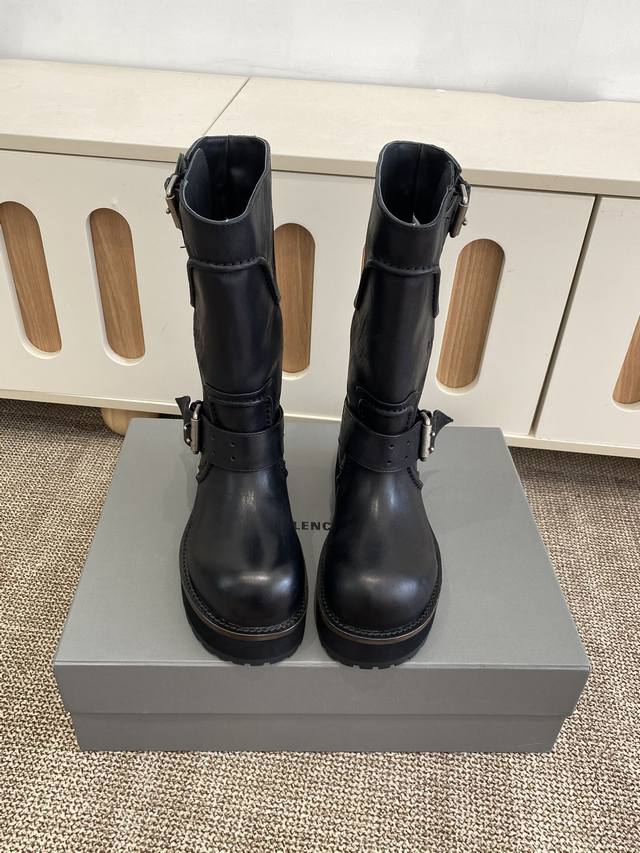 出厂！一脚蹬高靴 最酷的毒液靴来咯！ Balenciaga巴黎世家25Fw毒液 战损靴 毒液靴 ～ 暗黑机能风！时尚宠儿大将！出门炸街气场爆表的必备神器！ 原厂