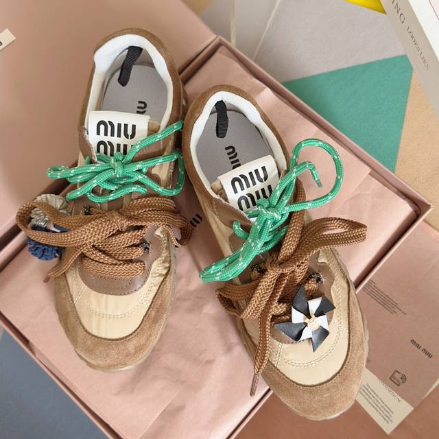 顶级版本：女款 无饰品-20 Miumiu缪缪 最新Tyre系列 休闲 运动鞋 德训鞋 饼干鞋 原版购入开发 做货 这款Tyre集优雅气质与运动功能于一身。动感