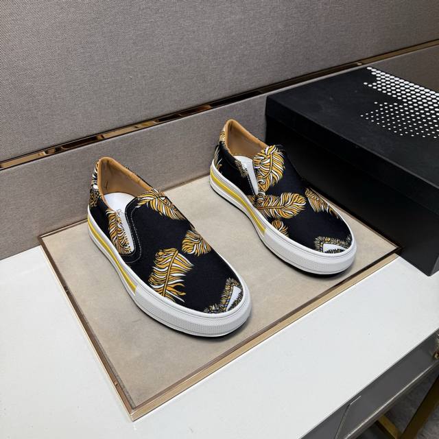 调工厂P价 男装男鞋 运动原单 D2～ 情侣装休闲鞋 2025Z柜同步发售 码数:36-44 # 3个颜色鞋面选用多材质拼接真皮内里，舒适透气，鞋底：原版舒适耐