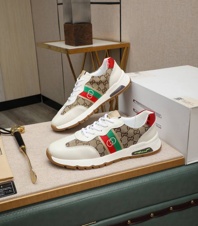 调工厂P价 男装男鞋 运动原单 Gucci 年最新春款 专柜同步发售，意大利进口原版小牛皮，真皮内里， 凸显高端 贵气 档次 做工考究，鞋底：原厂特供原版底，独