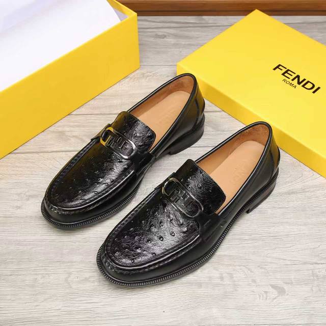 调工厂P价 男装男鞋 运动原单 水染牛里 最新款 Fendi 芬迪 新款休闲皮鞋 简约的走线效果，呈现出大气优雅且炫酷的驾车鞋 采用意大利进口小牛皮+头层水染牛