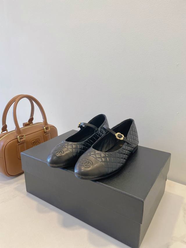 工厂P价 女装女鞋 运动原单 Chanel 香奈儿 经典跳舞鞋 软底软面！ 可文艺可时髦 穿搭率实在太高了 Size 35-40