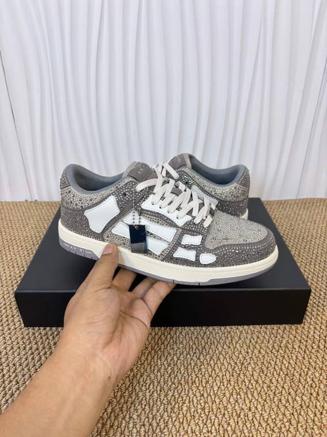 工厂P价 女装女鞋 运动原单 Amiri埃米尔爆款情侣骨头鞋。休闲时尚领头羊。来自洛杉矶的高街潮牌独家爆版骨头鞋，众多明星网红同款，中国新说唱歌手小白Gali