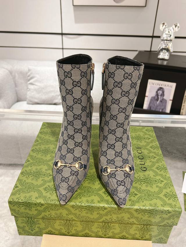 工厂P价 女装女鞋 运动原单 Gucci 24Ss 秋冬高跟短靴专柜购买原版一比一打造 鞋面：Gg印花布面 牛皮 内里：羊皮 真皮大底 跟高10.5Cm 码数: