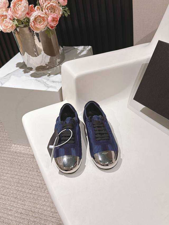 工厂P价 女装女鞋 运动原单 Prada*普拉达P家25Ssfw～New新款魔术贴玛丽珍休闲鞋，低调奢华懒人鞋，富人的不二选择！ 软胶底素有踩云感之称～舒适度百