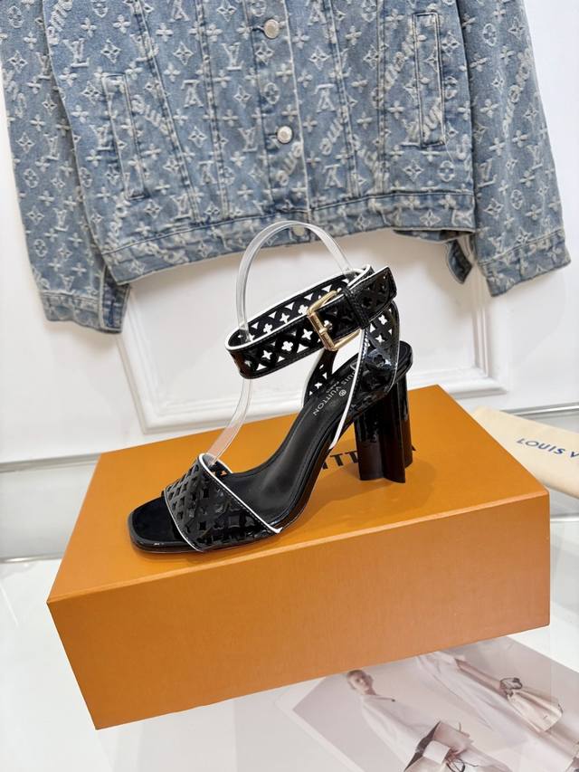 工厂P价 女装女鞋 运动原单 2025 最新L家春夏款专柜最新走秀凉鞋、官网系列同步更新、完美楦型+鞋面激光+油边设计、再现经典、款式简单大方、上脚大气好看、原