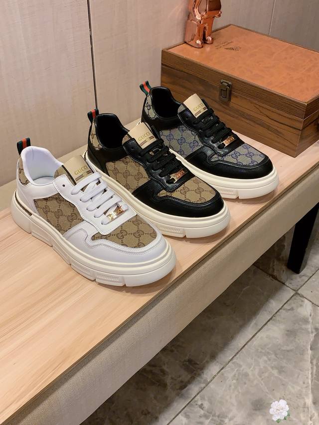 调工厂P价 男装男鞋 运动原单 古奇Gucci* 最新爆款休闲鞋，顶端品牌 奢侈～代购，顶级～质量。 鞋面選用进口透气牛皮搭配材质透气羊皮垫脚 精细做工。原版个