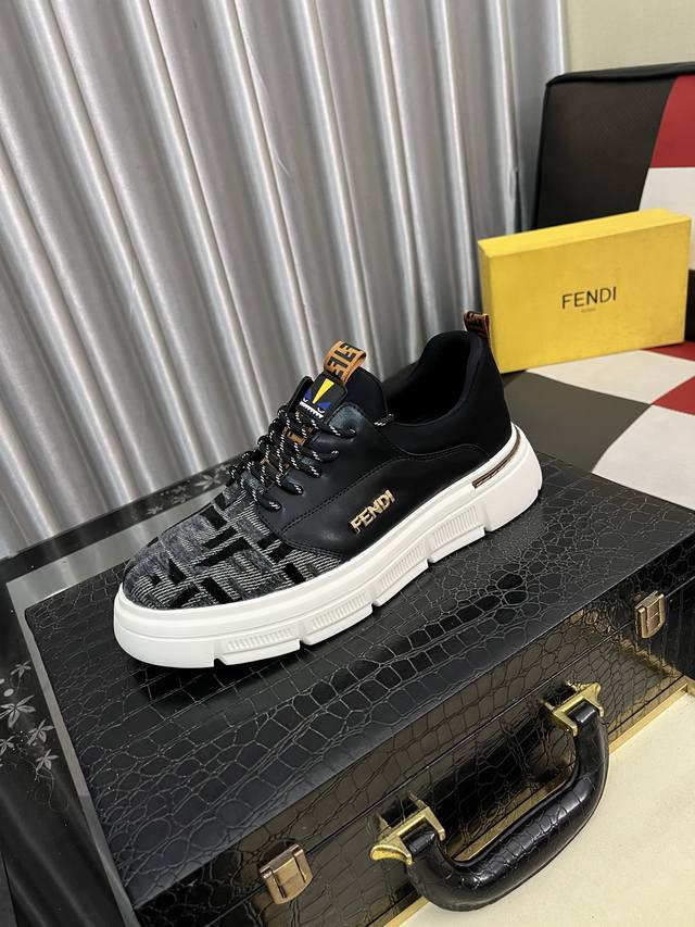 调工厂P价 男装男鞋 运动原单 Fendi 芬迪经典舒适男士，这款复杂的运动鞋是由柔软的小牛皮真皮内里原版超轻橡胶材质粗纹大底 这种独特的轻薄风格适合这个季节的