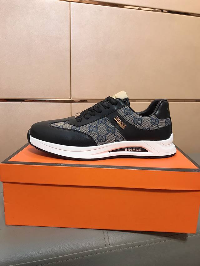 调工厂P价 男装男鞋 运动原单 古奇Gucci 最新款休闲时尚男鞋，爆款版型简洁大气，潮男专属，鞋面选用牛皮+品牌印花，内里采用羊皮内里，柔软舒适大底，3色可选