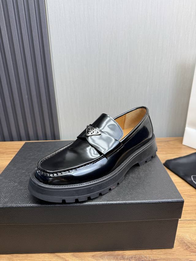 工厂P价 男装男鞋 运动原单 普拉达.男士商务休闲皮鞋，奢华尊贵全部采用进口原版品牌皮料，只为打造更为舒适的穿着体验，鞋面：原版牛皮进口全牛里，原版大底50-4