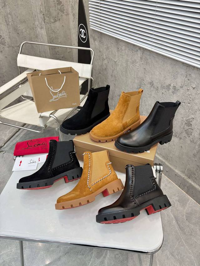 工厂P价 女装女鞋 运动原单 顶级版本 独家定制 代购级③个颜色供选择。重磅推出 Christian Louboutin Cl 独特钉钉标识设制 防狼 红底鞋最